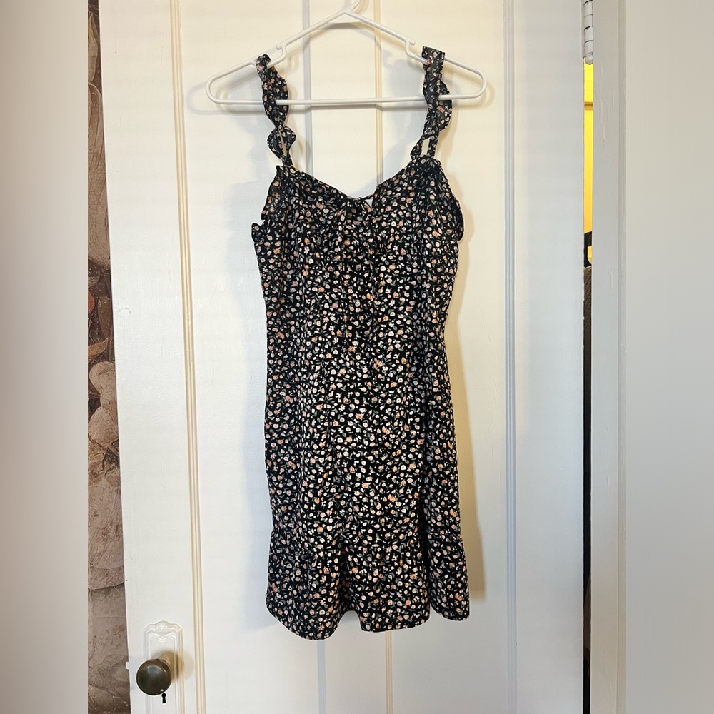 DITSY FLORAL RUFFLE TIE FRONT SWING DRESS *NWT* BOOHOO